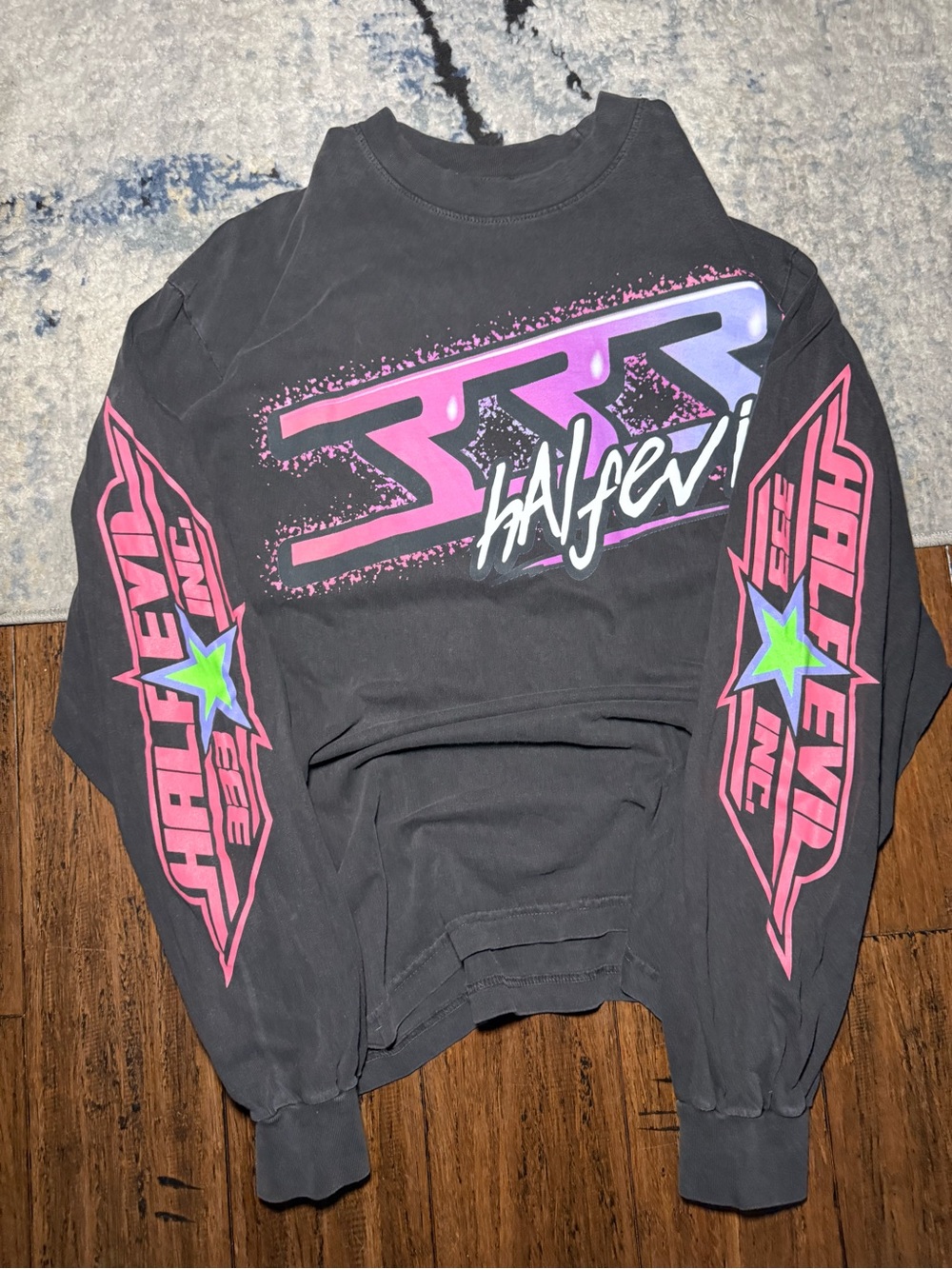 333 Half Evil Long Sleeve Graphic T-Shirt Men’s Large